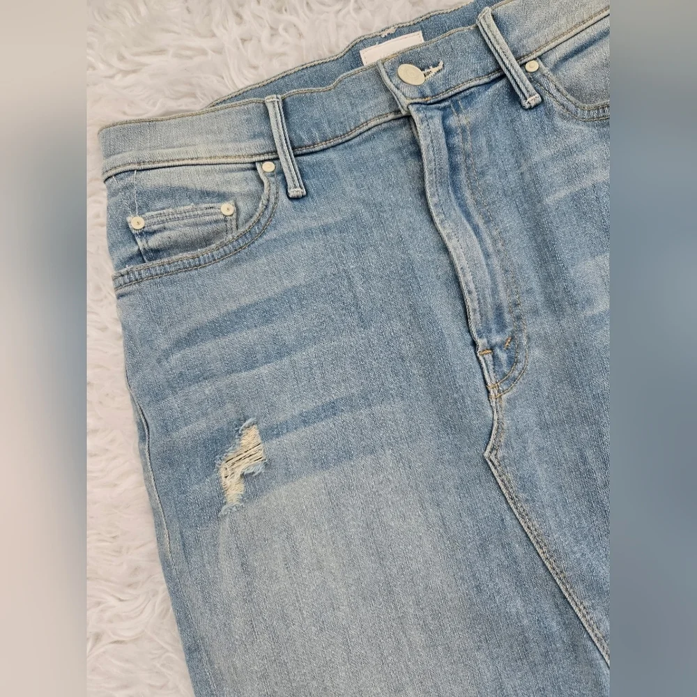 MOTHER The Sacred Mini Fray Skirt. Size 27. Good preowned condition.
